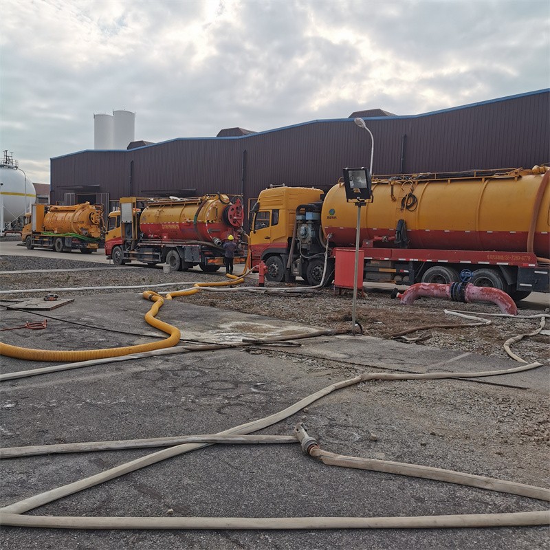 樊城污水池清理