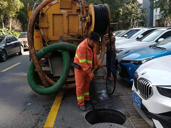 樊城排污管道清淤